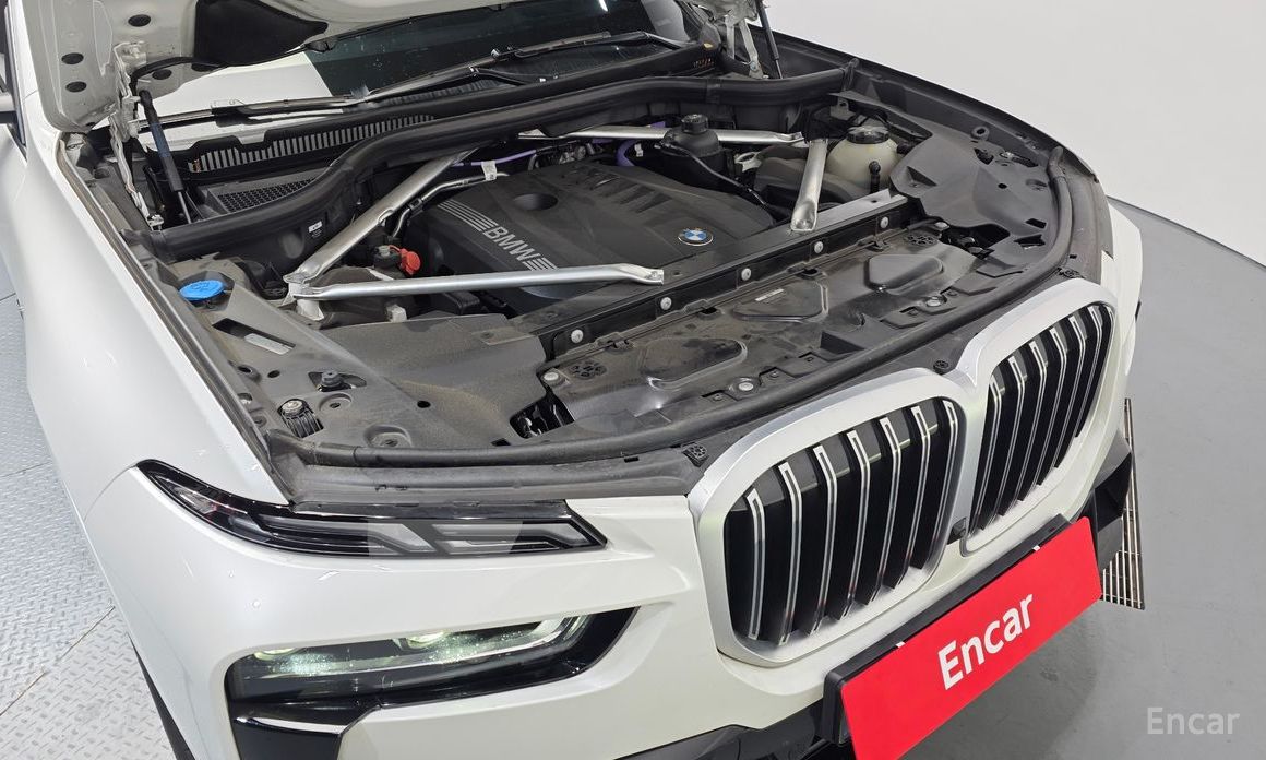 2025 BMW X7 I (G07) Рестайлинг xDrive 40i M Sport 6STR с пробегом 23 964 км