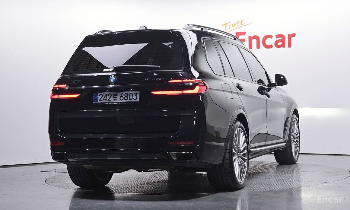2025 BMW X7 I (G07) Рестайлинг xDrive 40i Design Pure Excellence 6-Seater с пробегом 5 716 км