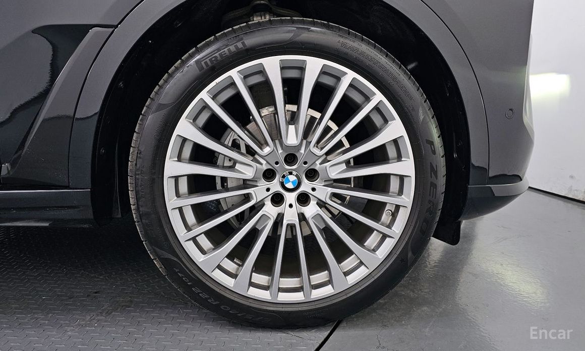 2025 BMW X7 I (G07) Рестайлинг xDrive 40i Design Pure Excellence 6-Seater с пробегом 5 716 км