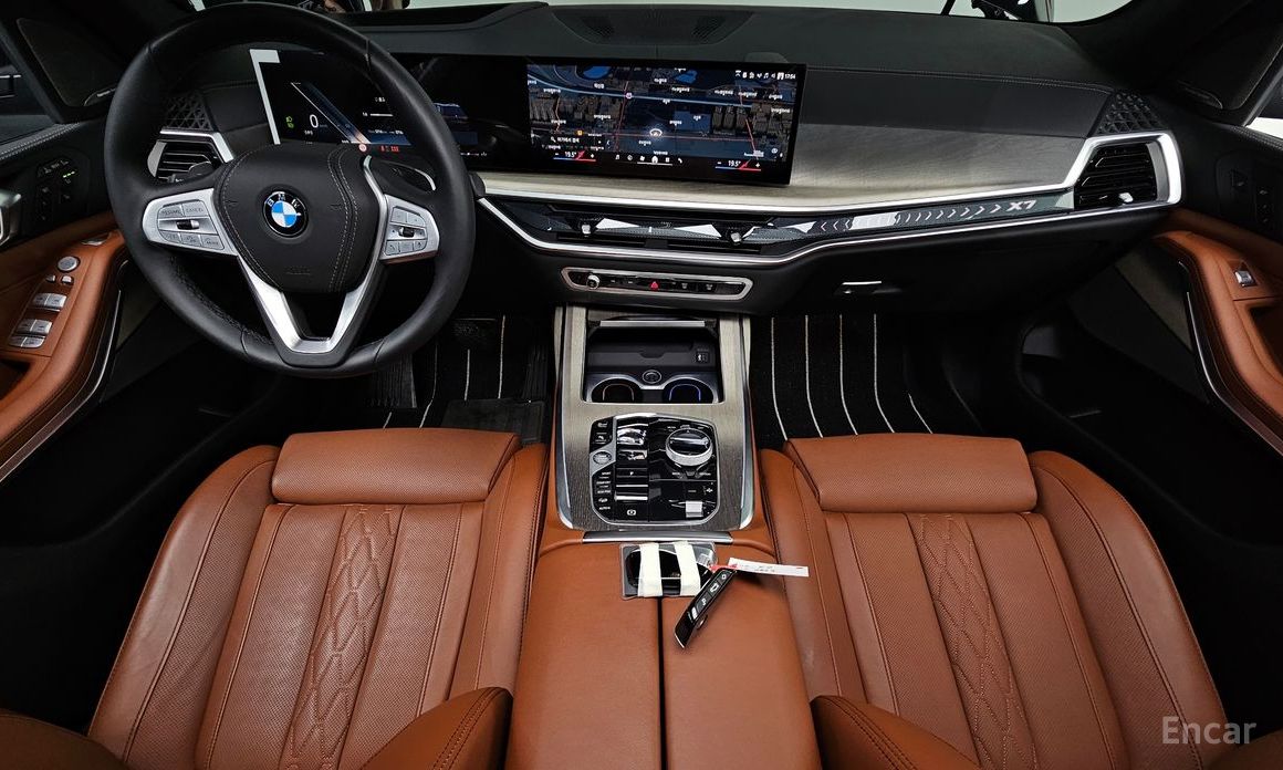 2025 BMW X7 I (G07) Рестайлинг xDrive 40i Design Pure Excellence 6-Seater с пробегом 5 716 км