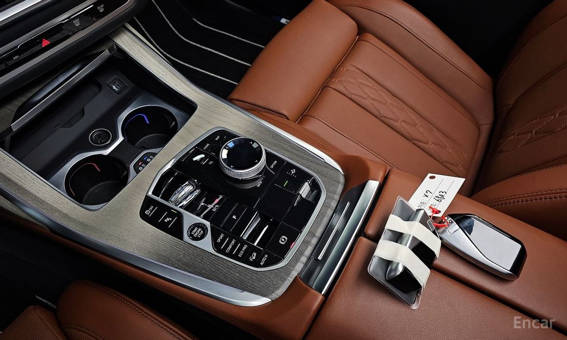 2025 BMW X7 I (G07) Рестайлинг xDrive 40i Design Pure Excellence 6-Seater с пробегом 5 716 км