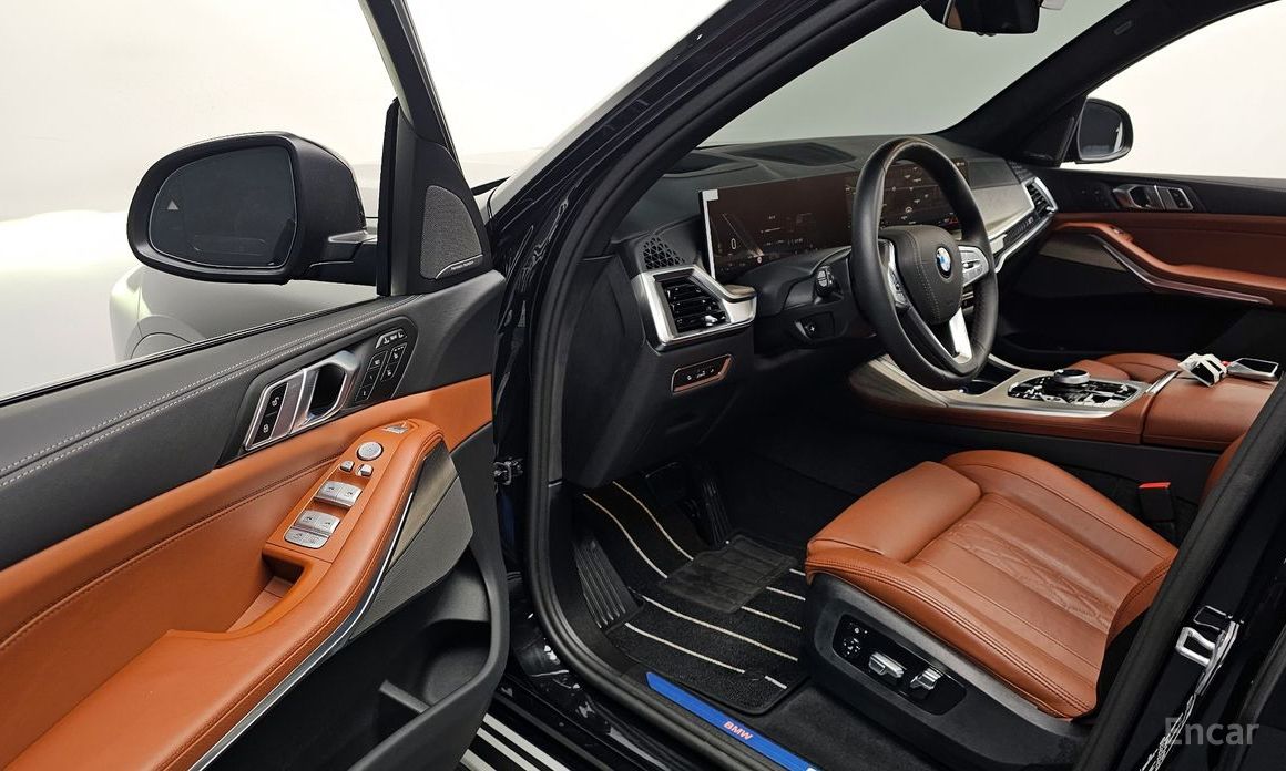 2025 BMW X7 I (G07) Рестайлинг xDrive 40i Design Pure Excellence 6-Seater с пробегом 5 716 км
