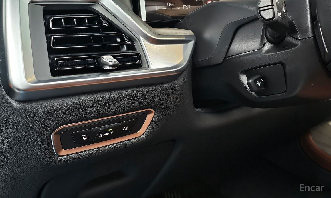 2025 BMW X7 I (G07) Рестайлинг xDrive 40i Design Pure Excellence 6-Seater с пробегом 5 716 км