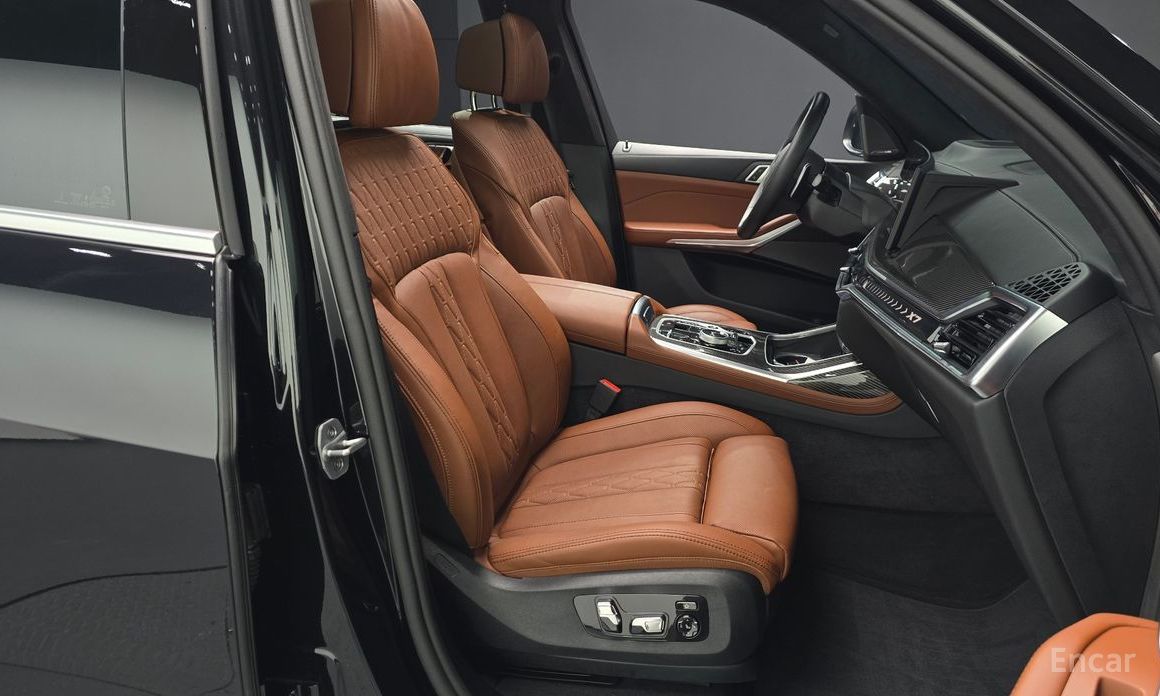 2025 BMW X7 I (G07) Рестайлинг xDrive 40d M Sport 7 STR с пробегом 9 135 км