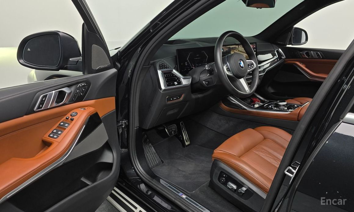 2025 BMW X7 I (G07) Рестайлинг xDrive 40d M Sport 7 STR с пробегом 9 135 км