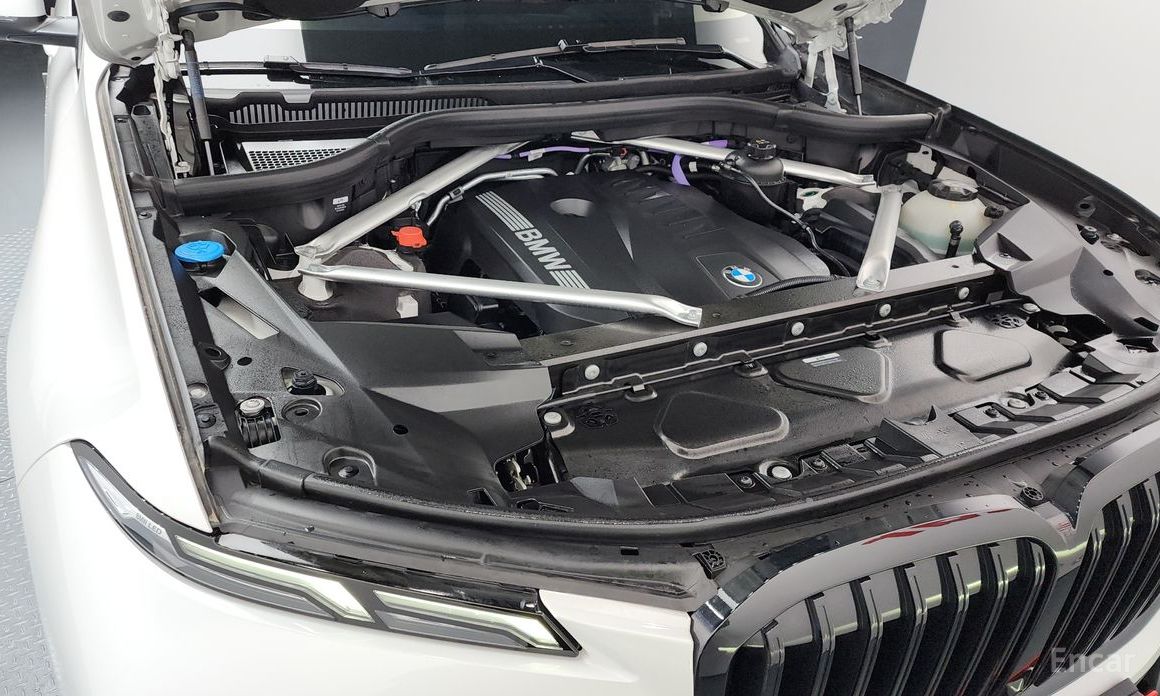 2025 BMW X7 I (G07) Рестайлинг xDrive 40i M Sport 6STR с пробегом 6 525 км