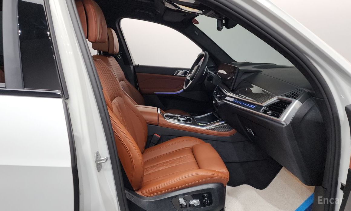 2025 BMW X7 I (G07) Рестайлинг xDrive 40i M Sport 6STR с пробегом 6 525 км
