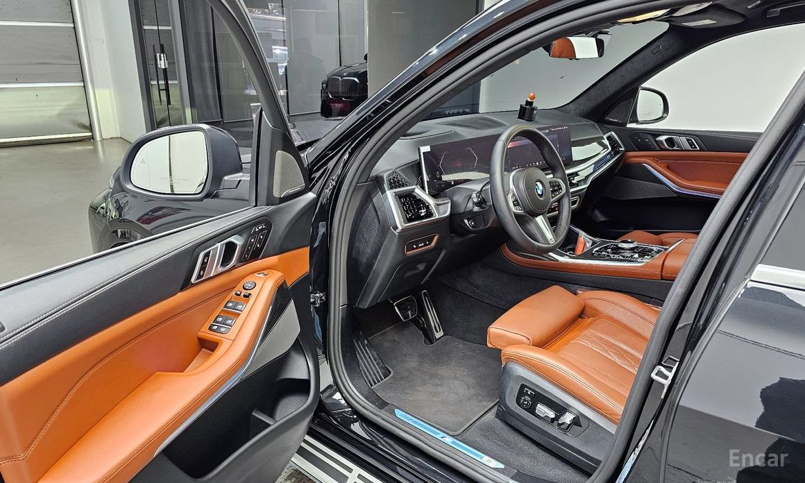 2025 BMW X7 I (G07) Рестайлинг xDrive 40d M Sport 7 STR с пробегом 5 331 км