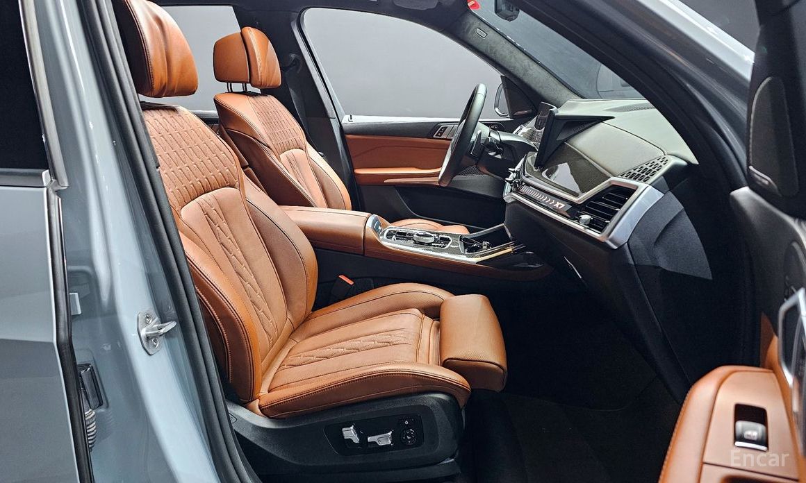 2025 BMW X7 I (G07) Рестайлинг xDrive 40d M Sport 6STR с пробегом 5 087 км