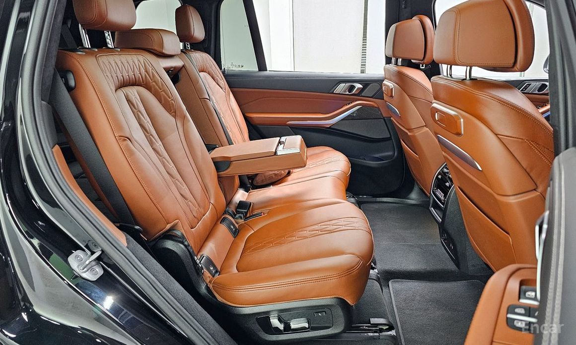 2025 BMW X7 I (G07) Рестайлинг xDrive 40d M Sport 7 STR с пробегом 5 331 км