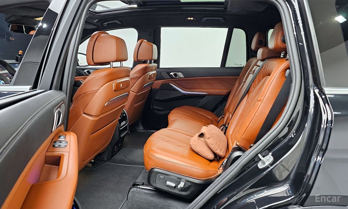 2025 BMW X7 I (G07) Рестайлинг xDrive 40d M Sport 7 STR с пробегом 5 331 км