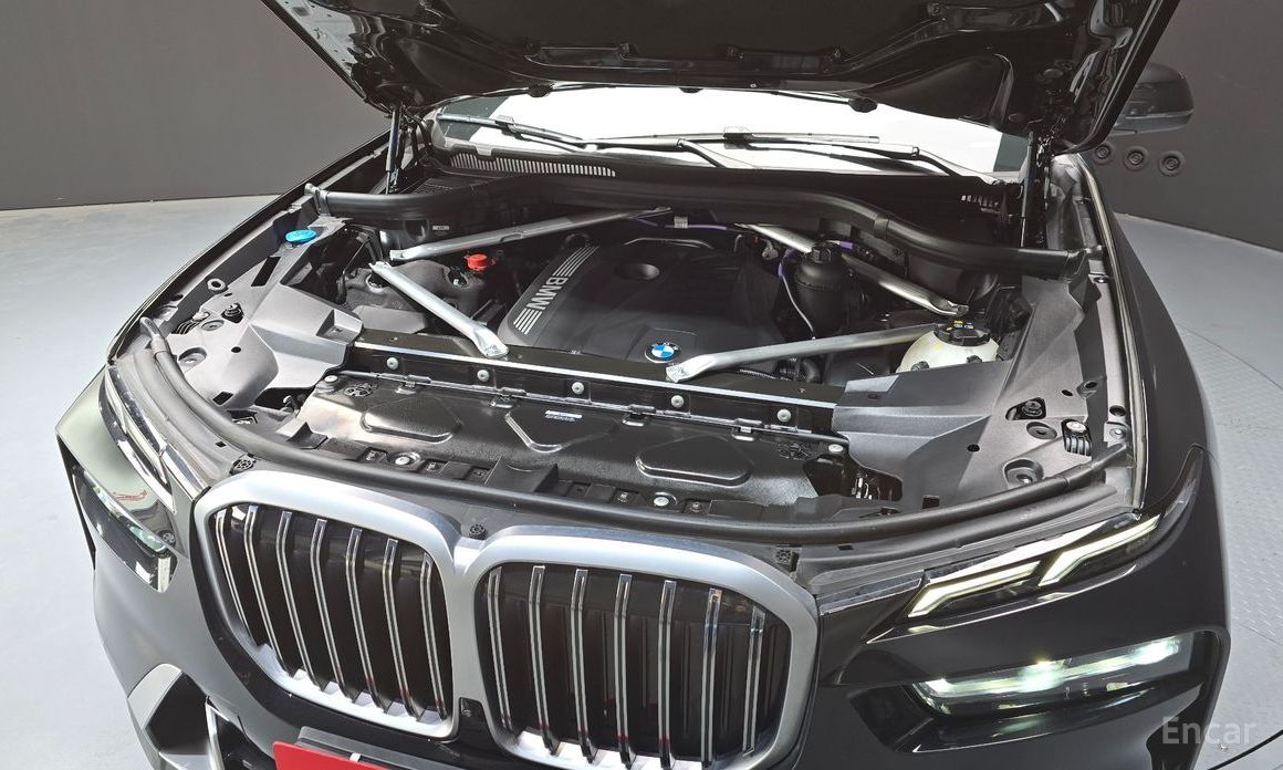 2025 BMW X7 I (G07) Рестайлинг xDrive 40i Design Pure Excellence 6-Seater с пробегом 52 382 км