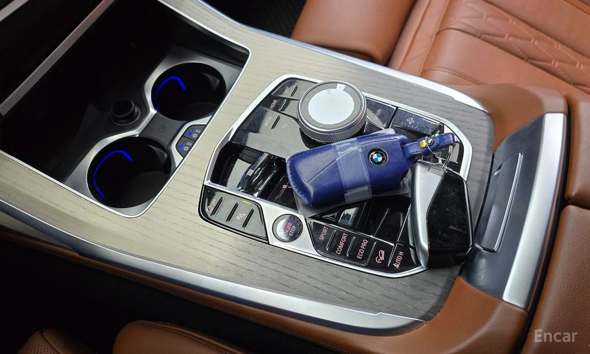 2025 BMW X7 I (G07) Рестайлинг xDrive 40i Design Pure Excellence 6-Seater с пробегом 52 382 км