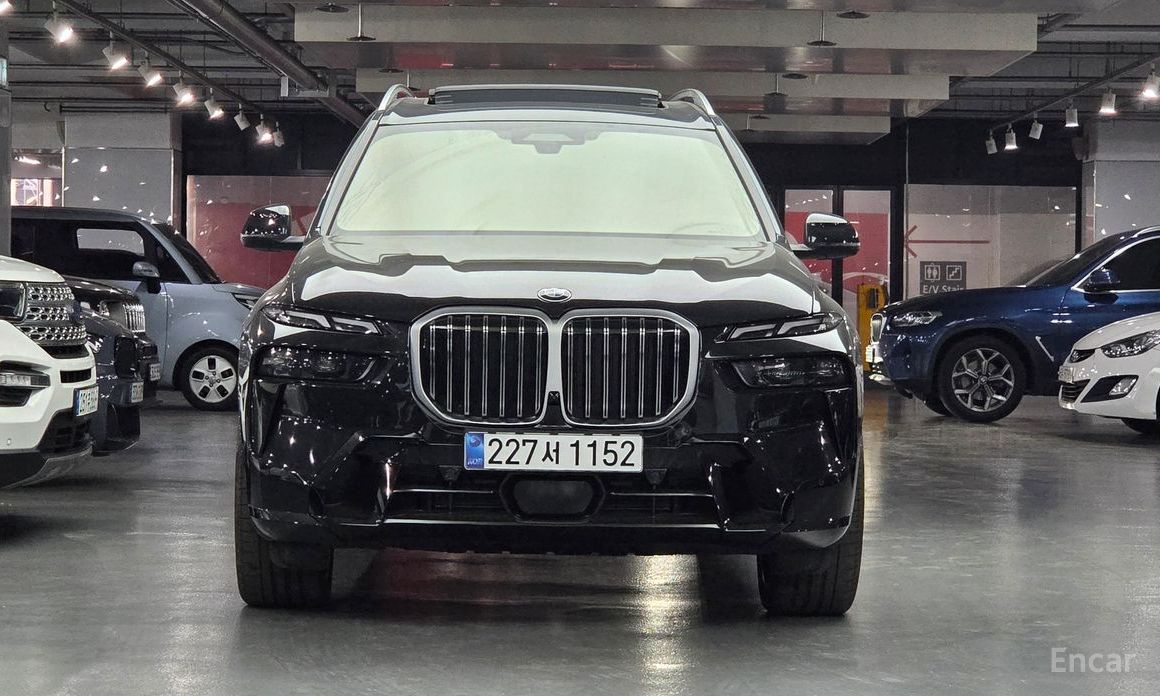 2025 BMW X7 I (G07) Рестайлинг xDrive 40i M Sport 6STR с пробегом 11 000 км