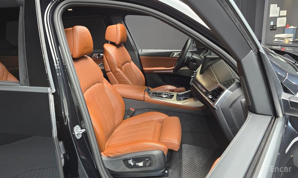 2025 BMW X7 I (G07) Рестайлинг xDrive 40i Design Pure Excellence 6-Seater с пробегом 52 382 км