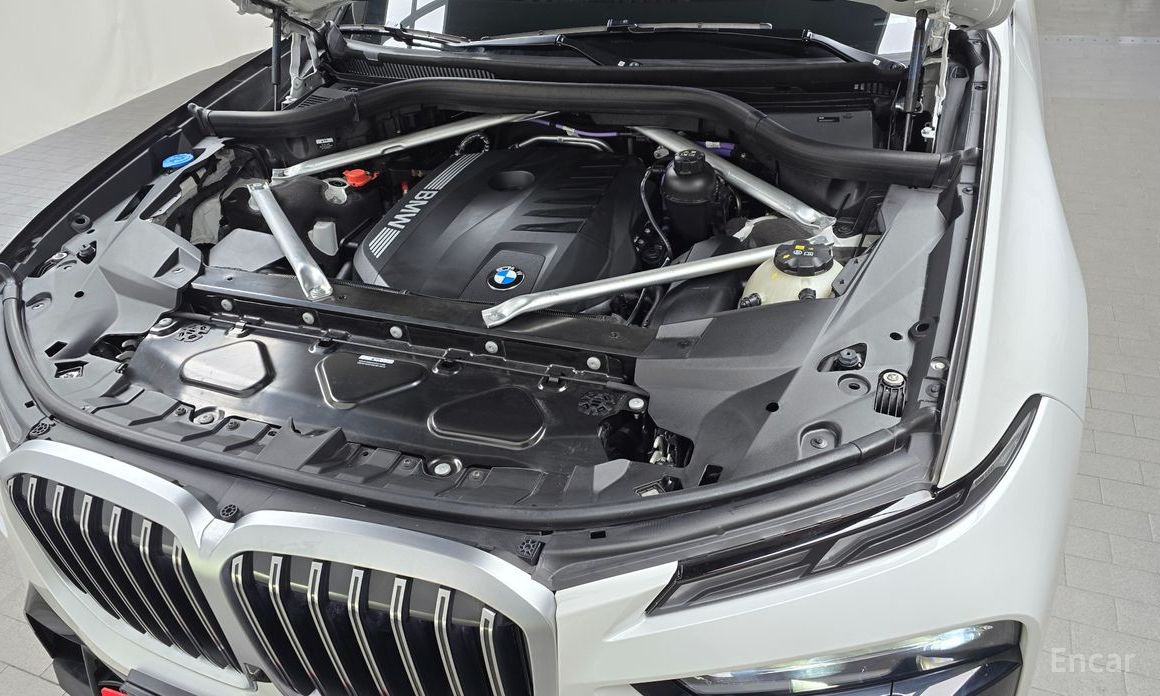 2025 BMW X7 I (G07) Рестайлинг xDrive 40i M Sport 6STR с пробегом 20 790 км
