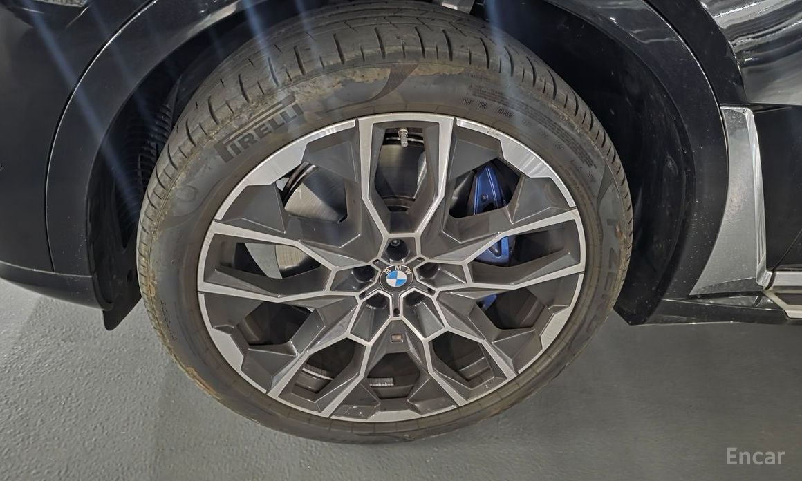 2025 BMW X7 I (G07) Рестайлинг xDrive 40i M Sport 6STR с пробегом 11 000 км