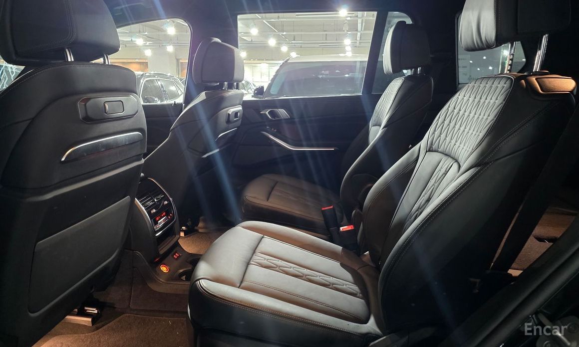 2025 BMW X7 I (G07) Рестайлинг xDrive 40i M Sport 6STR с пробегом 11 000 км
