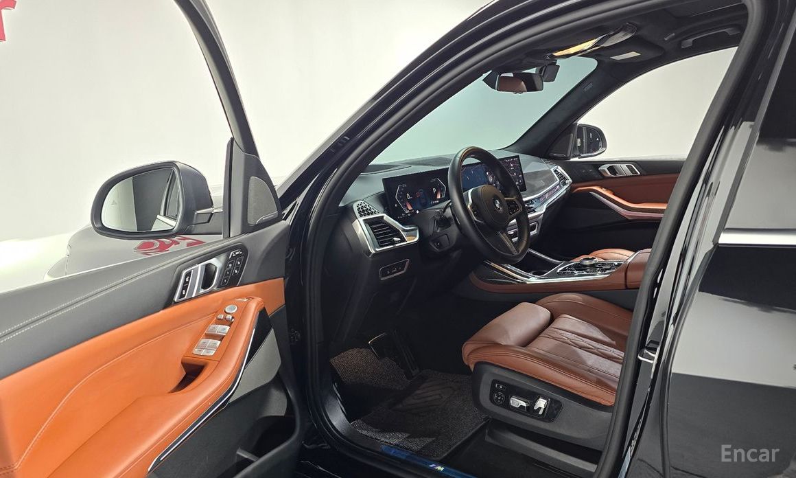 2025 BMW X7 I (G07) Рестайлинг xDrive 40i M Sport 6STR с пробегом 31 954 км