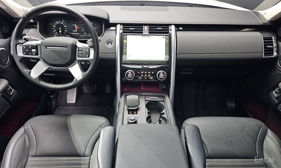 2022 Land Rover Discovery V Рестайлинг D250 SE с пробегом 70 256 км