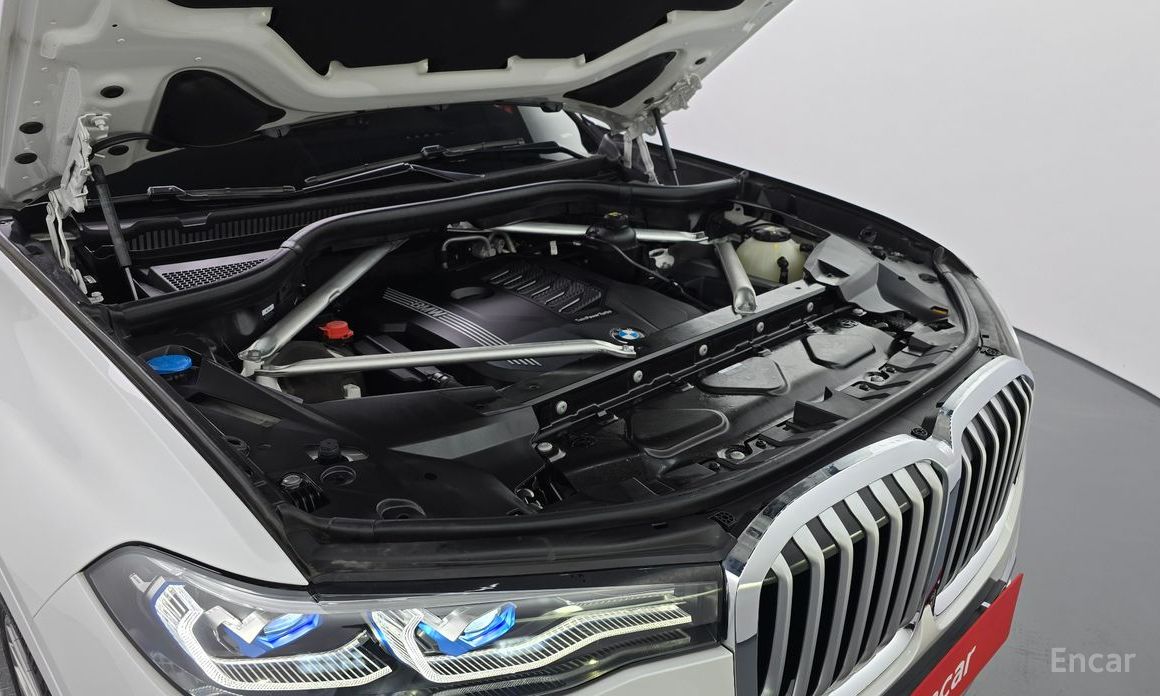 2022 BMW X7 I (G07) xDrive 40i Design Pure Excellence 6-Seater с пробегом 28 932 км