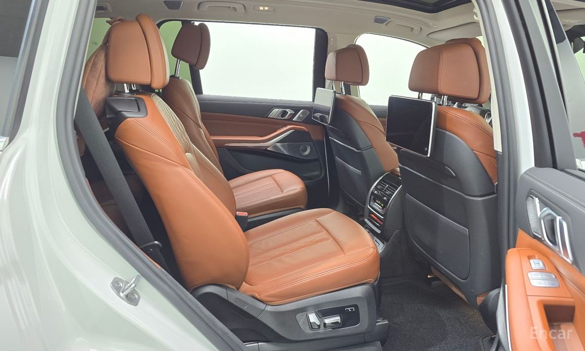 2022 BMW X7 I (G07) xDrive 40i Design Pure Excellence 6-Seater с пробегом 28 932 км