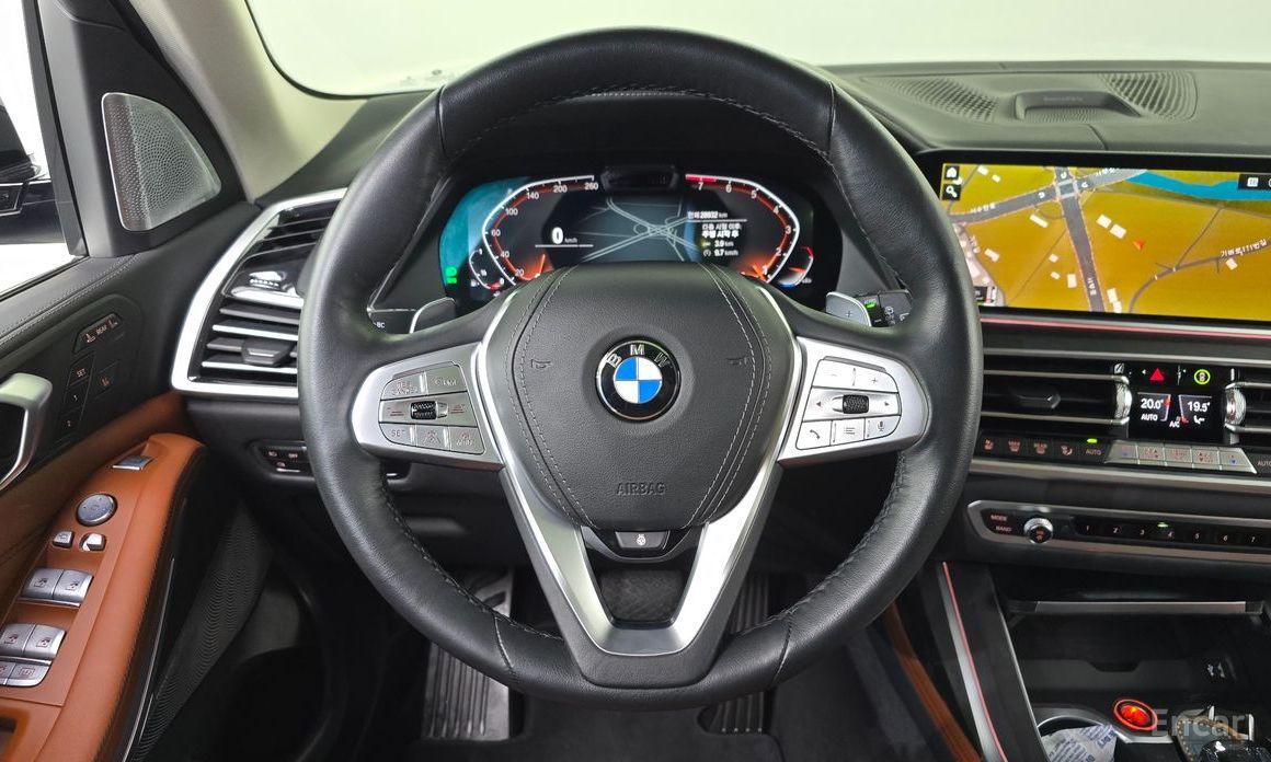 2022 BMW X7 I (G07) xDrive 40i Design Pure Excellence 6-Seater с пробегом 28 932 км