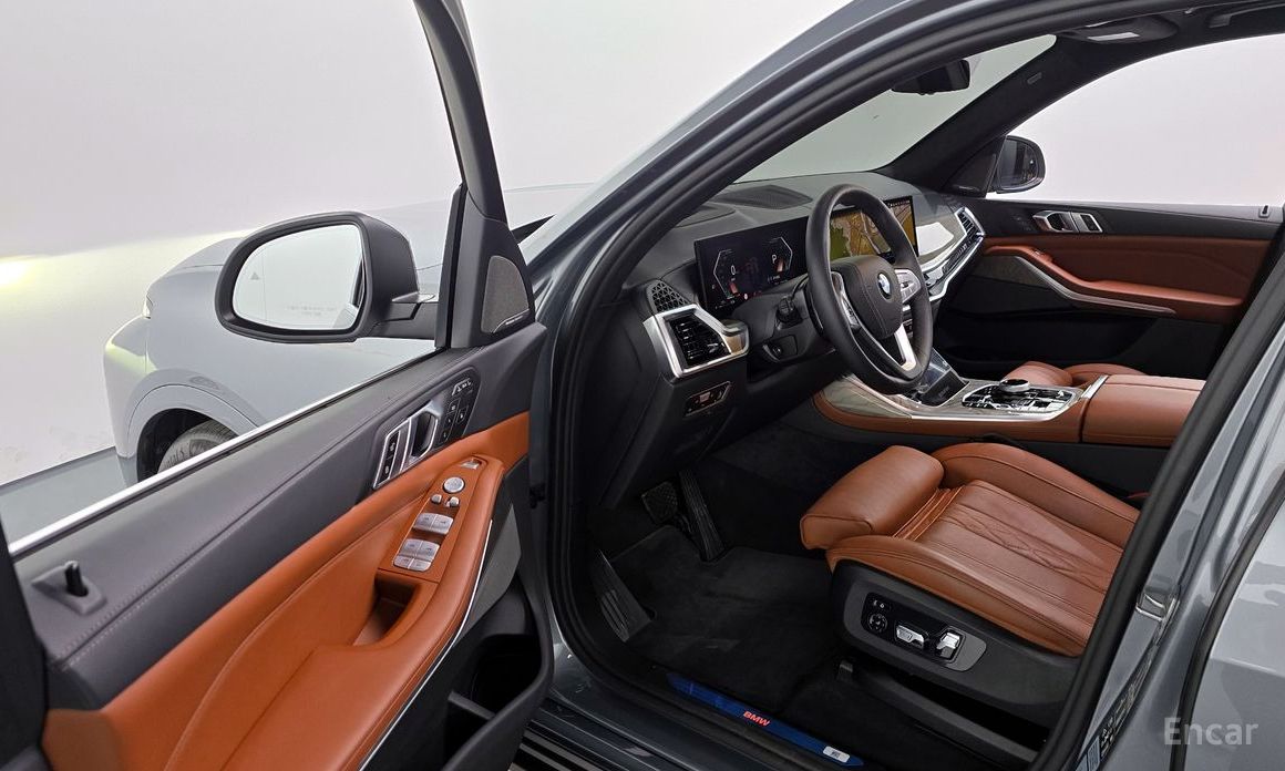 2022 BMW X7 I (G07) xDrive 40i Design Pure Excellence 6-Seater с пробегом 12 240 км