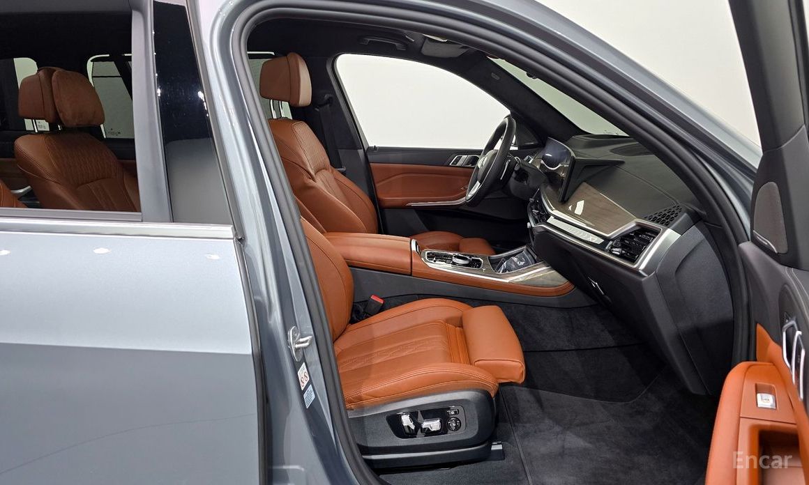 2022 BMW X7 I (G07) xDrive 40i Design Pure Excellence 6-Seater с пробегом 12 240 км