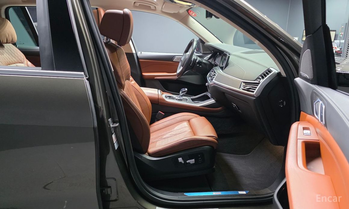 2022 BMW X7 I (G07) xDrive 40i Design Pure Excellence 6-Seater с пробегом 119 221 км