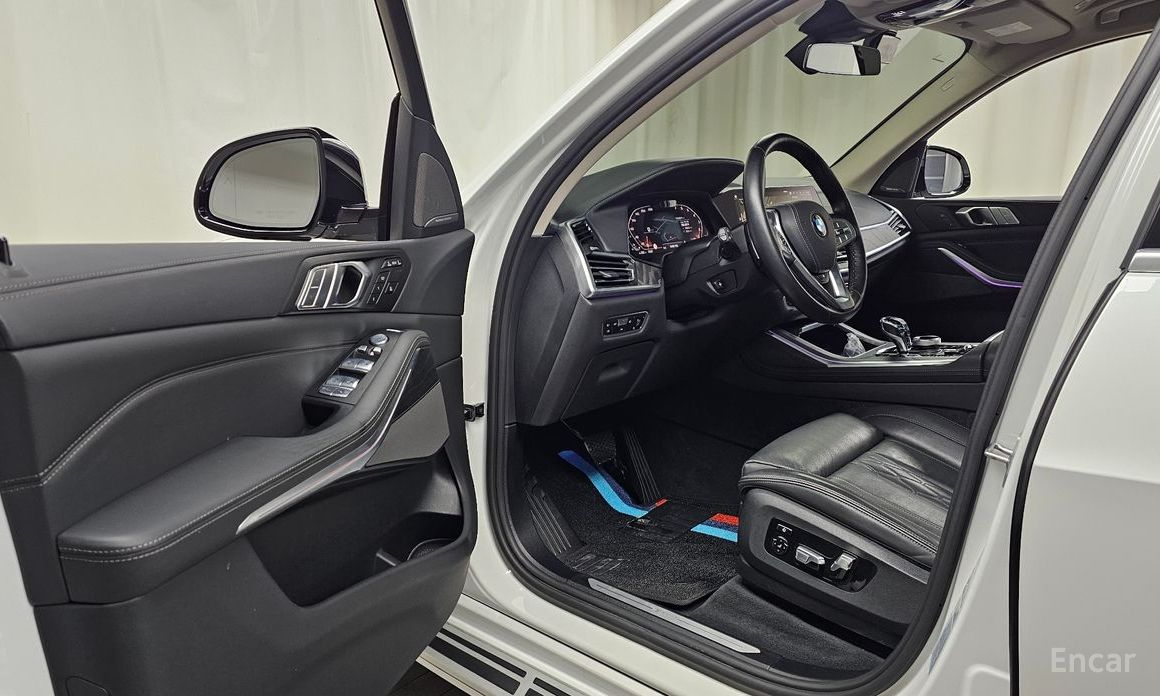 2022 BMW X7 I (G07) xDrive 40i Design Pure Excellence 6-Seater с пробегом 23 573 км