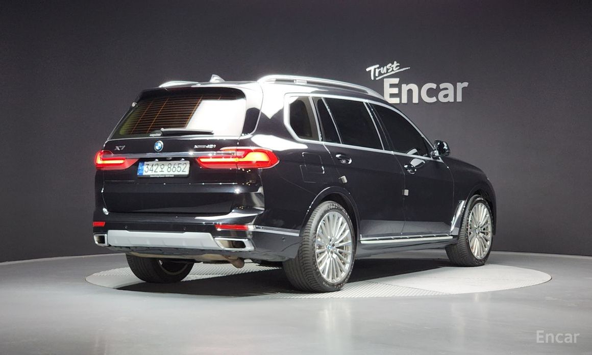 2022 BMW X7 I (G07) xDrive 40i Design Pure Excellence 6-Seater с пробегом 28 250 км