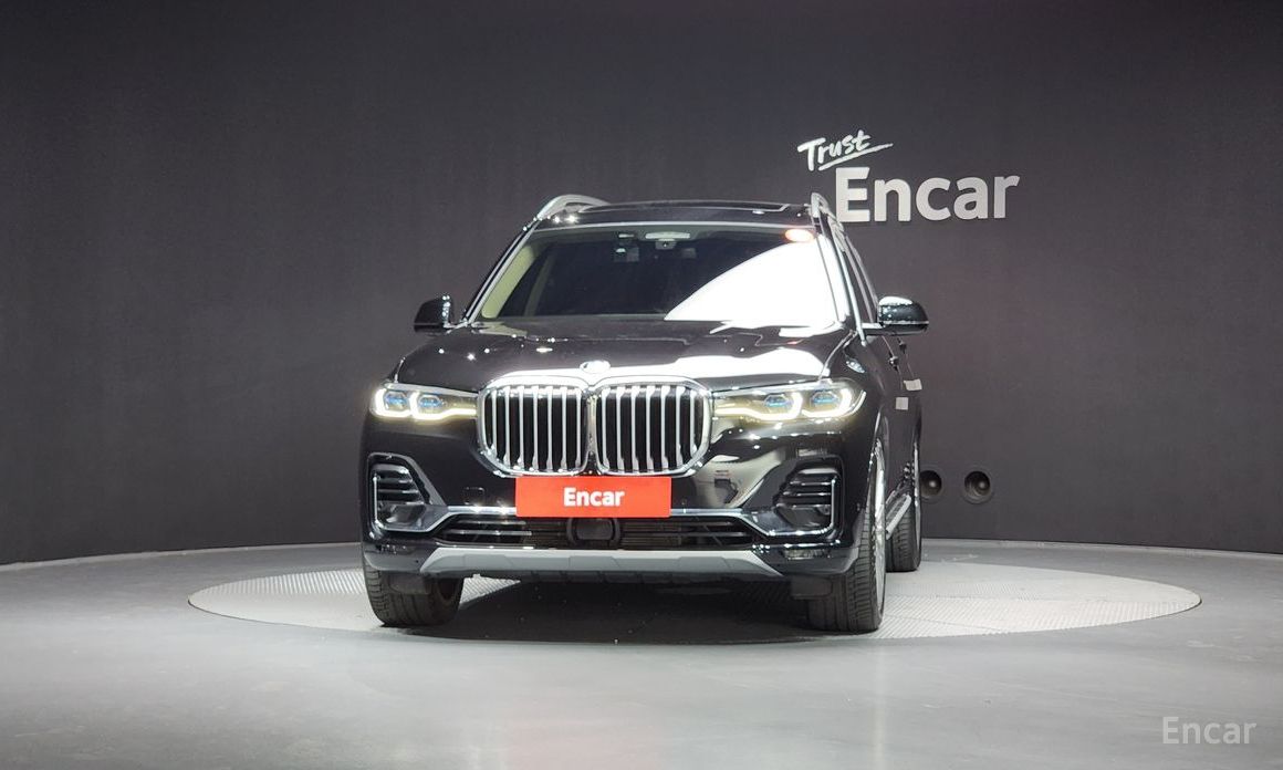 2022 BMW X7 I (G07) xDrive 40i Design Pure Excellence 6-Seater с пробегом 28 250 км