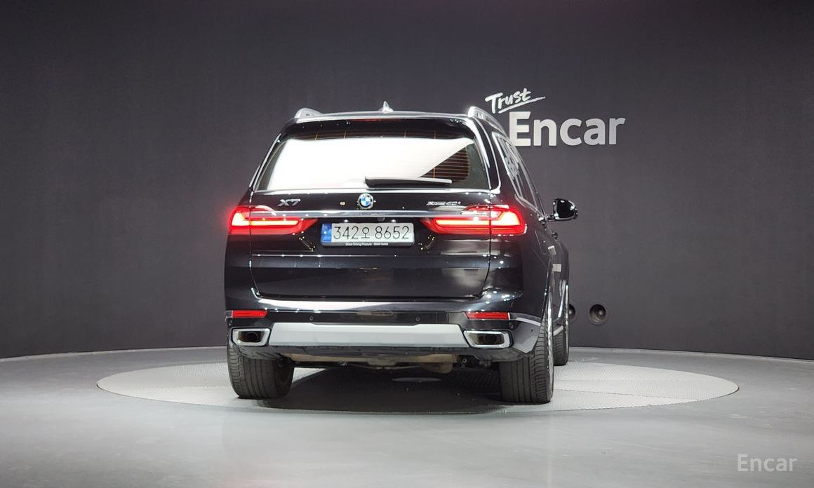 2022 BMW X7 I (G07) xDrive 40i Design Pure Excellence 6-Seater с пробегом 28 250 км
