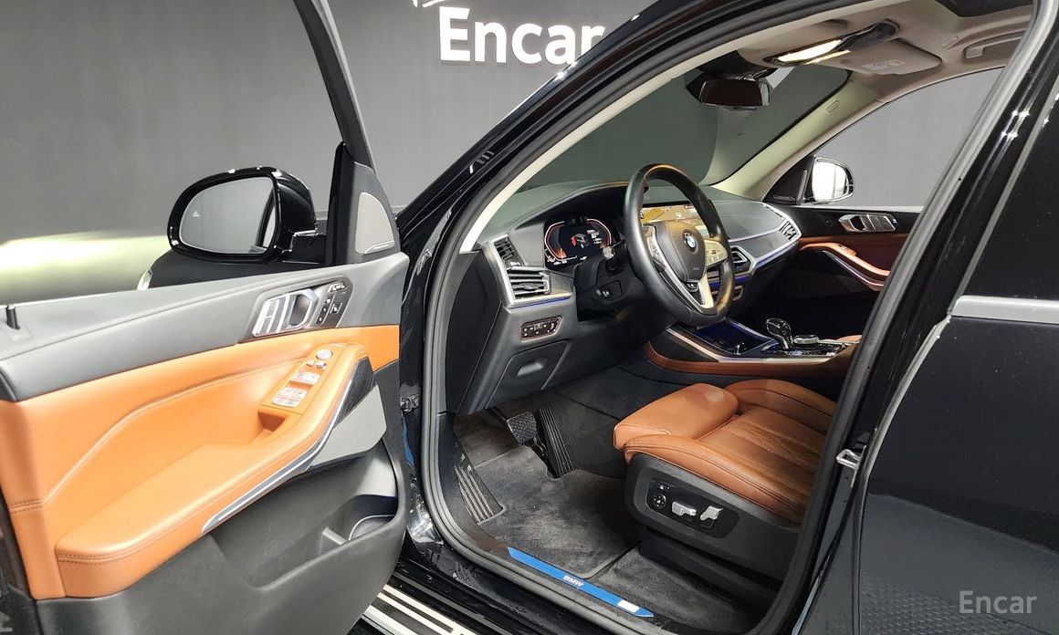 2022 BMW X7 I (G07) xDrive 40i Design Pure Excellence 6-Seater с пробегом 28 250 км