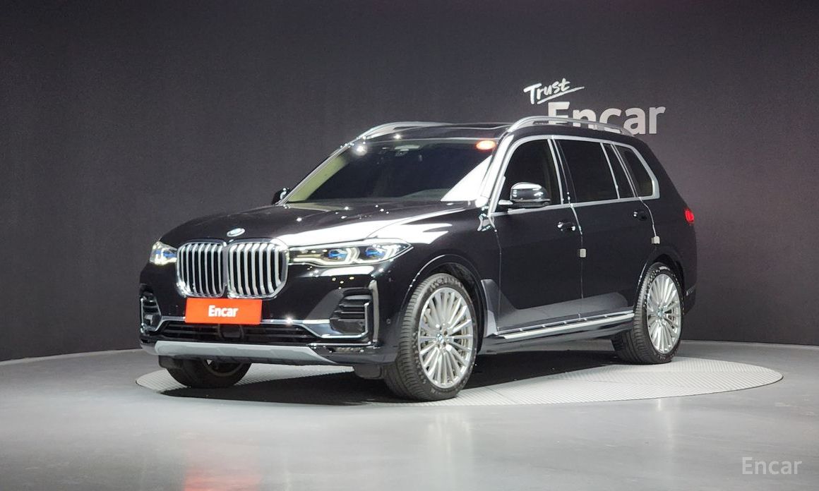2022 BMW X7 I (G07) xDrive 40i Design Pure Excellence 6-Seater с пробегом 28 250 км