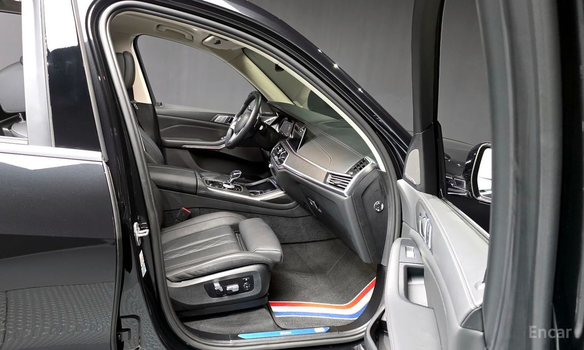 2022 BMW X7 I (G07) xDrive 40d Design Pure Excellence 6-Seater с пробегом 34 112 км