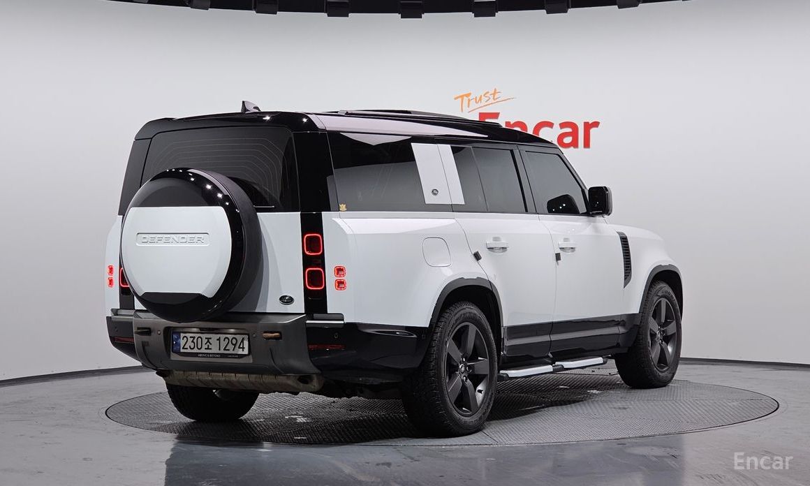 2023 Land Rover Defender II 130 P400 X-Dynamic HSE с пробегом 24 985 км