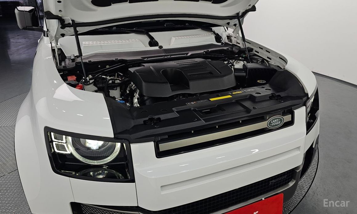 2023 Land Rover Defender II 130 P400 X-Dynamic HSE с пробегом 24 985 км