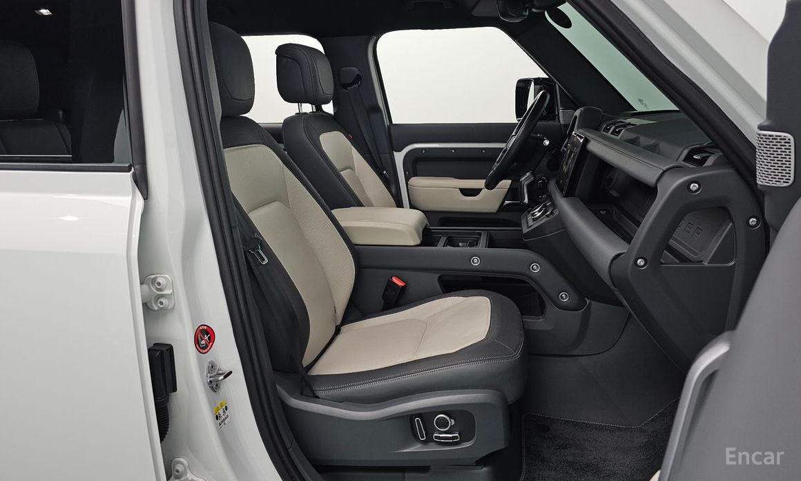 2023 Land Rover Defender II 130 P400 X-Dynamic HSE с пробегом 24 985 км