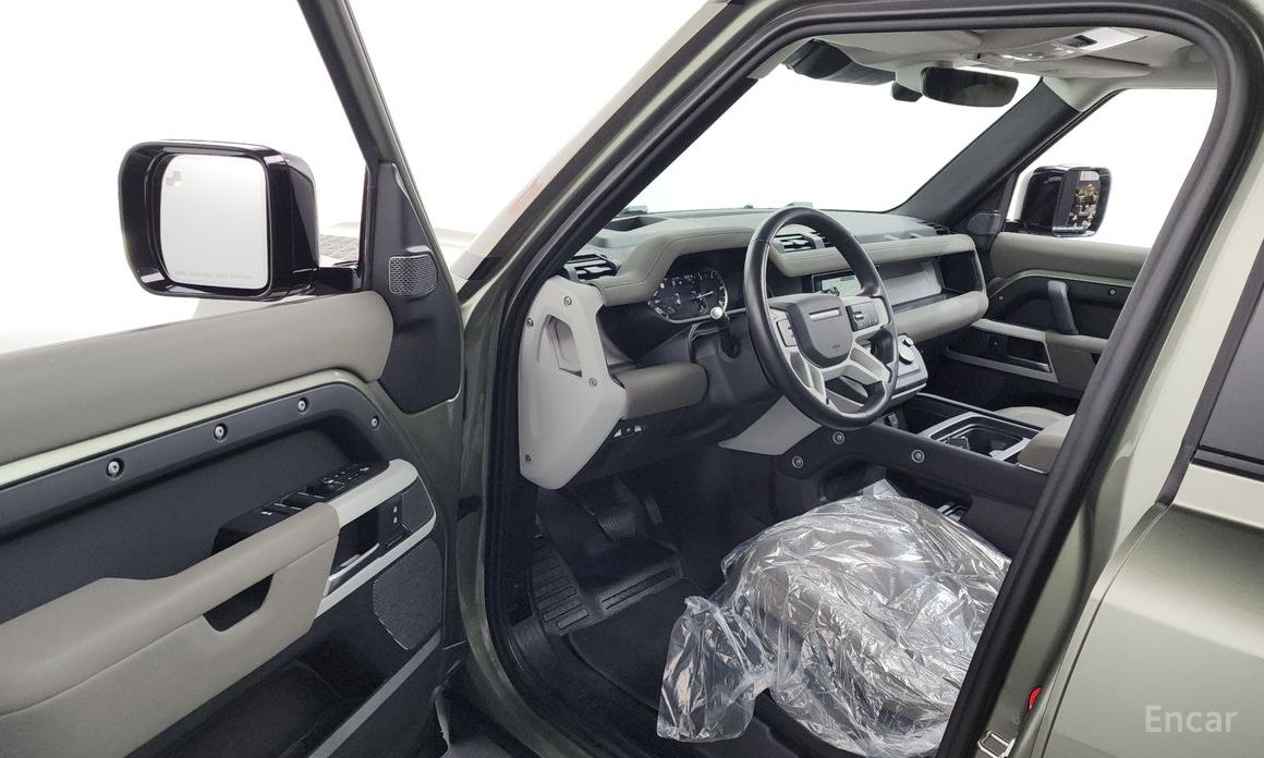 2022 Land Rover Defender II 110 D250 SE с пробегом 46 901 км