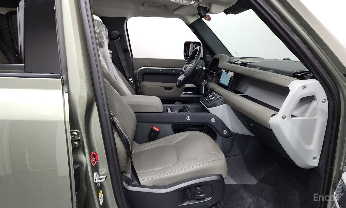 2022 Land Rover Defender II 110 D250 SE с пробегом 46 901 км