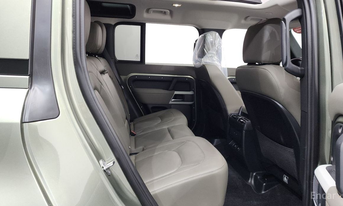 2022 Land Rover Defender II 110 D250 SE с пробегом 46 901 км