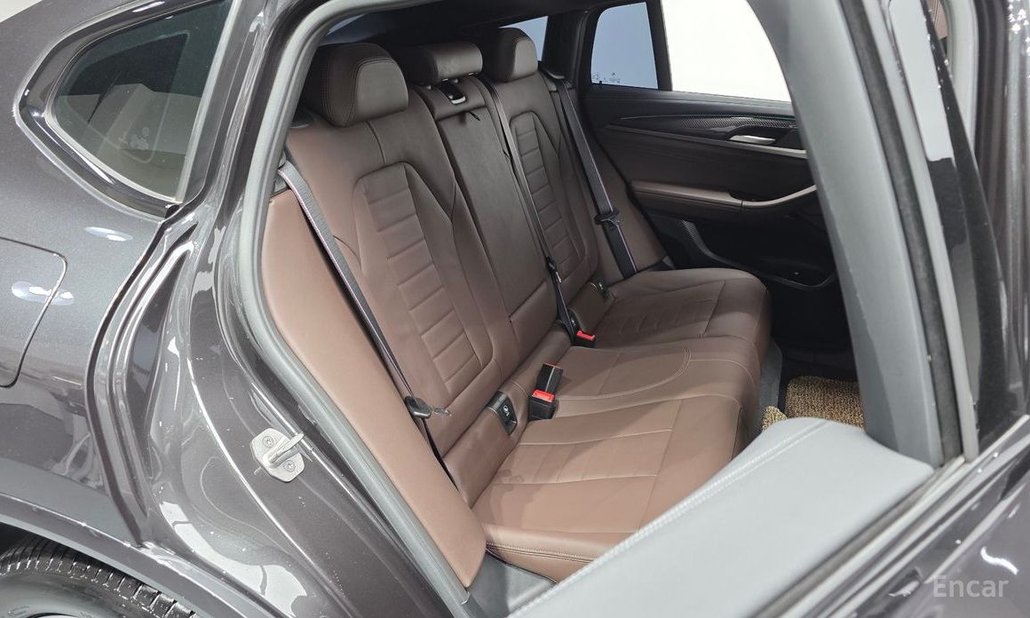 2023 BMW X4 II (G02) Рестайлинг xDrive20i M Sports Pro с пробегом 17 957 км