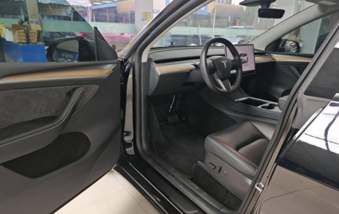 TESLA MODEL Y 2021