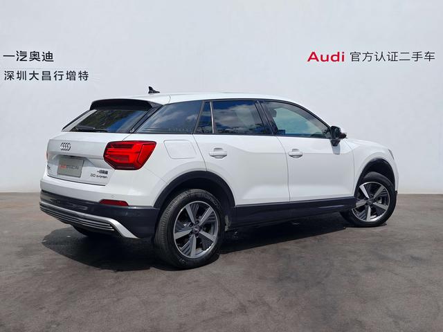 AUDI Q2L e-tron 2019