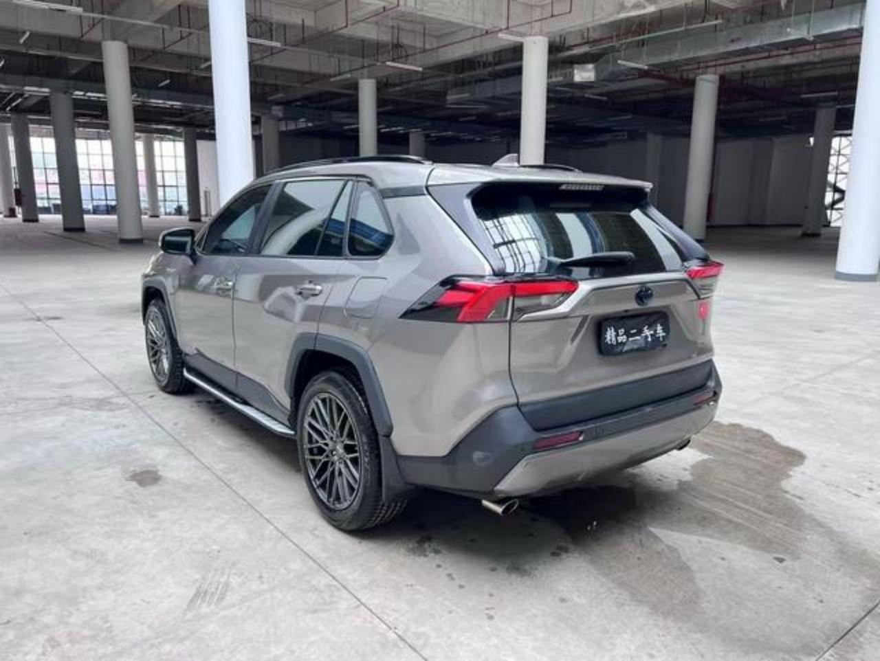 TOYOTA RAV4 2021