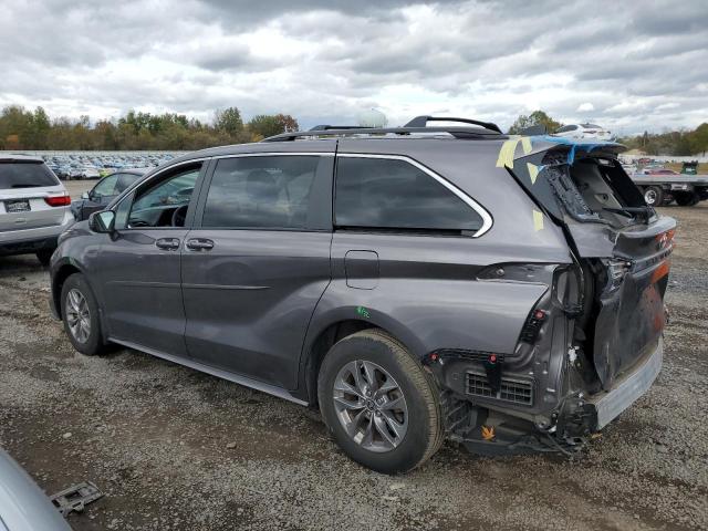 TOYOTA SIENNA LE 2022