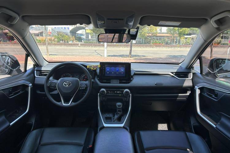 TOYOTA RAV4 2021