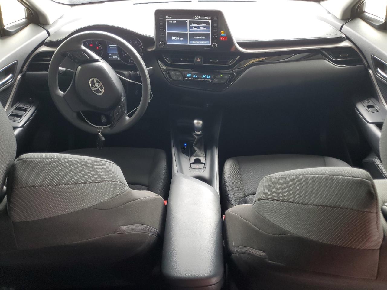 TOYOTA C-HR XLE 2021